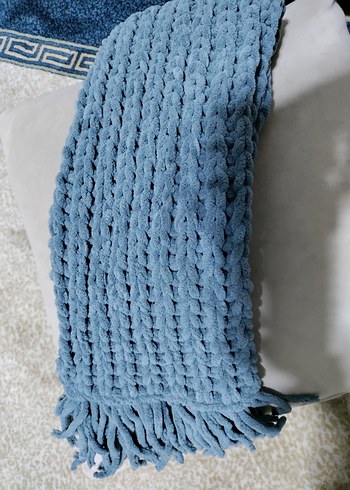 Mavi Örgü ters düz modeliyle atkı - Görsel 2