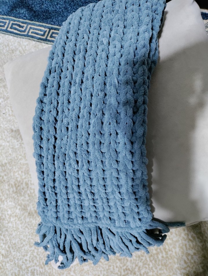 Mavi Örgü ters düz modeliyle atkı - Görsel 2