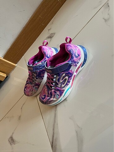 29 Beden Skechers ışıklı spor ayakkabı