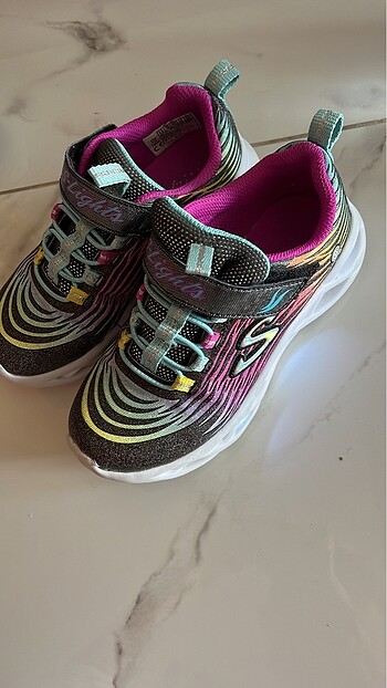 Skechers yeni