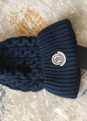 Moncler bere/şapka