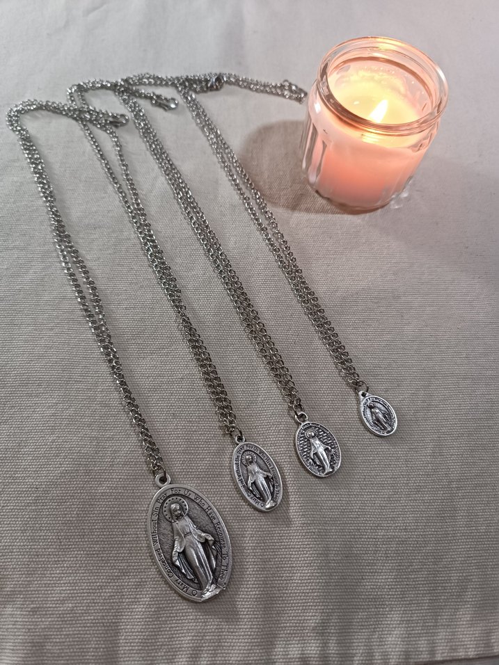 aesthetic vintage gümüş kaplama charmlı meryem ana kolye - Görsel 2
