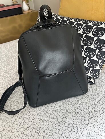 Siyah minimal model sırt çantası