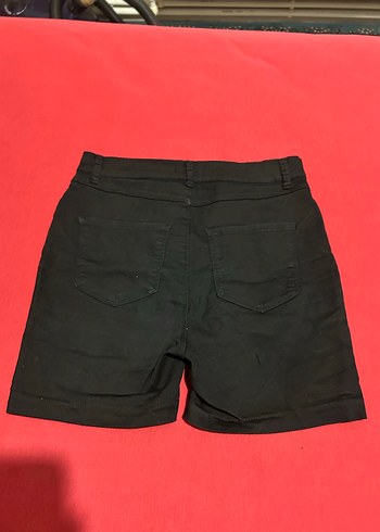 Siyah Dar Kesim Mini Bermuda Şort