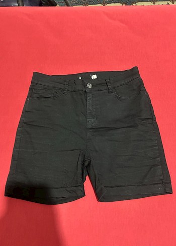 38 Beden Siyah Dar Kesim Mini Bermuda Şort
