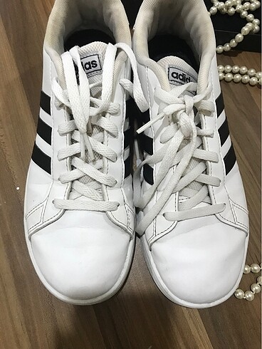 Adidas Beyaz Spor Ayakkabı