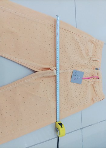 Bej Düğmeli taşlı kadın Pantolonu - Görsel 4