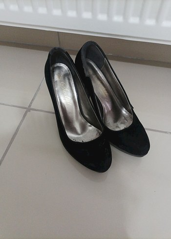 Siyah Tokalı Gotik Stiletto Topuklu Kadın Ayakkabı - Görsel 4