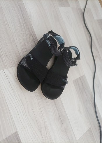 Merrell Kadın Siyah Cırtlı Kauçuk Sandalet merrel marka