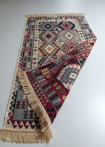 Diğer Çok Renkli Desenli Geleneksel Kilim