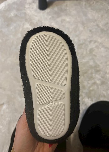 Kız Çocuk Siyah Minnie Nakışlı Terlik - Görsel 2