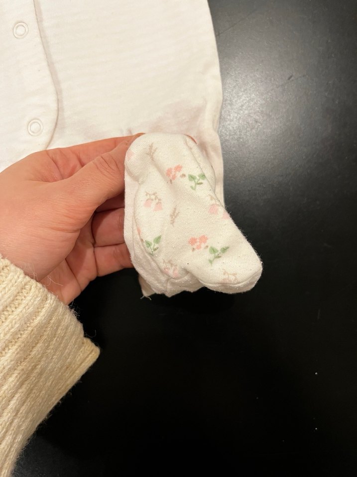 Beyaz Düğmeli Bebek Tulum - Görsel 3