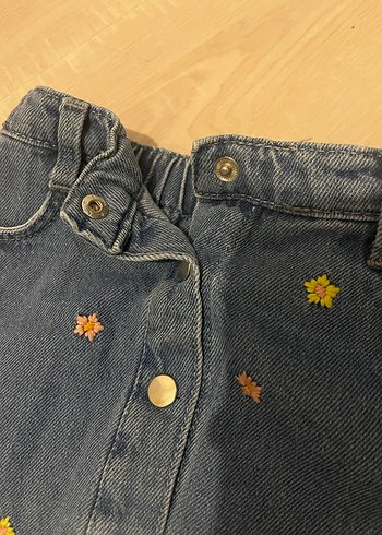 Nakışlı Düğmeli Kız Çocuk Kot Etek - Görsel 3