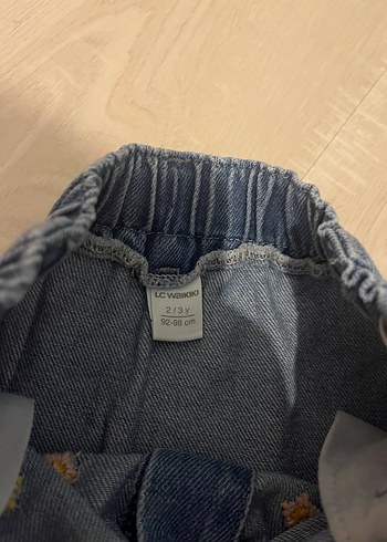 Nakışlı Düğmeli Kız Çocuk Kot Etek - Görsel 2