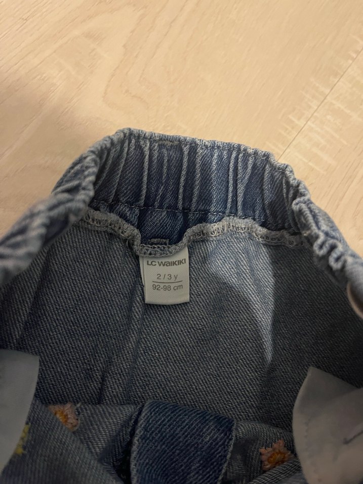 Nakışlı Düğmeli Kız Çocuk Kot Etek - Görsel 2