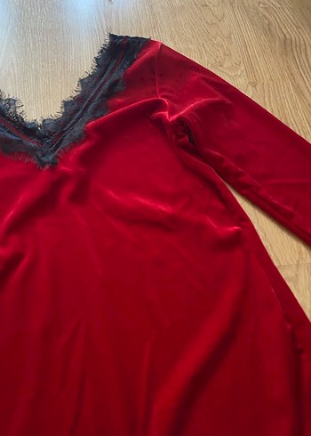 Dantel Detaylı Kırmızı V Yakalı Bluz - Görsel 5