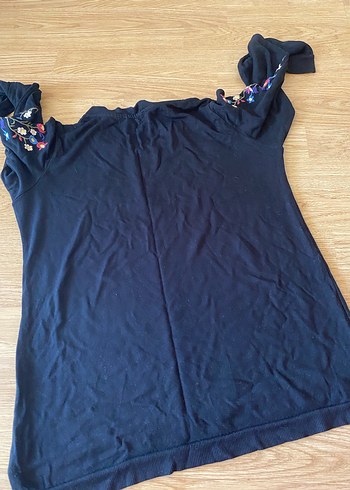 Koyu Mavi Çiçek İşlemeli Uzun Kollu Kız Tişörtü - Görsel 8