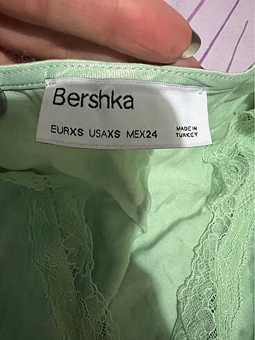 xs Beden Bershka saten bluz