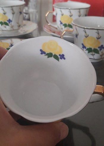 Çiçek Desenli Beyaz Porselen Fincan Takımı - Görsel 4