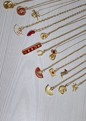 Beden İşlemeli Vintage Bohem Tarz Kırmızı Gold Zincir Kolye çelik