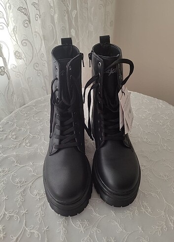 38 Beden siyah Renk Sıfır bayan bot
