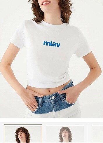 Mavi baskılı tişört