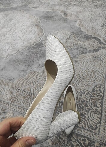 Zara Beyaz ayakkabı 