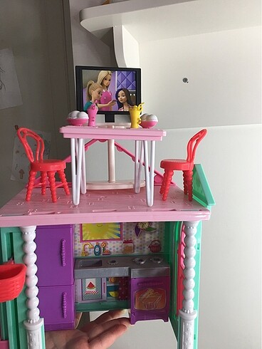 Barbie evi