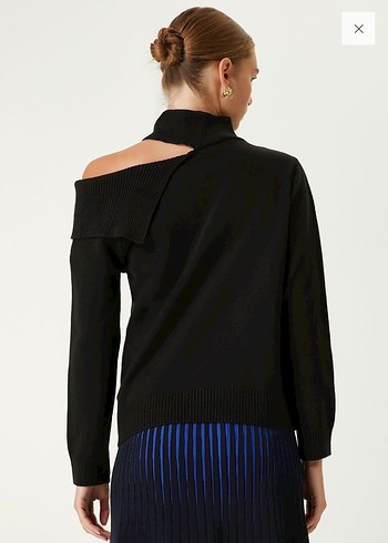 Düşük Omuzlu Siyah Örgü Kadın Kazak - Görsel 3