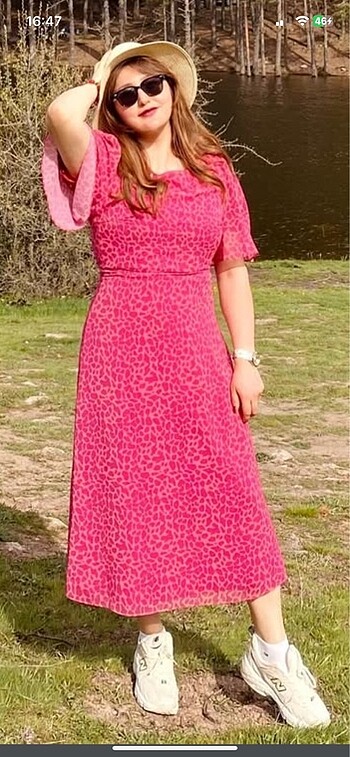 Pembe elbise