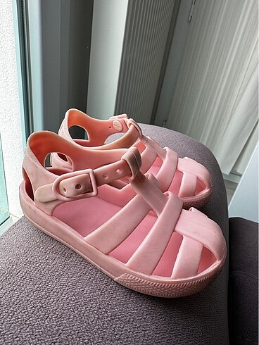 Zara sandalet 22 no