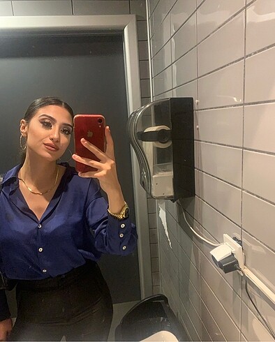 Saten gömlek