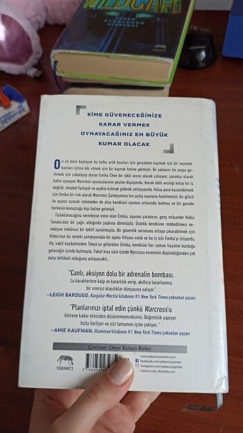  Beden Warcross~Marie Lu