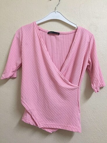 pembe tişört