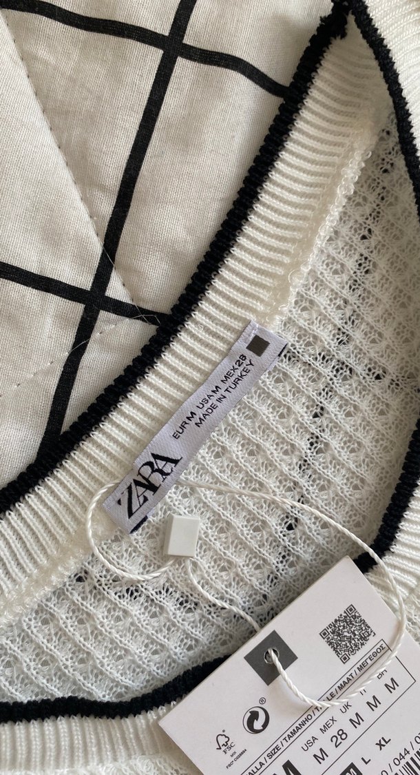 Kız Çocuk Beyaz Fırfırlı Kısa Kollu Tişört - Görsel 2