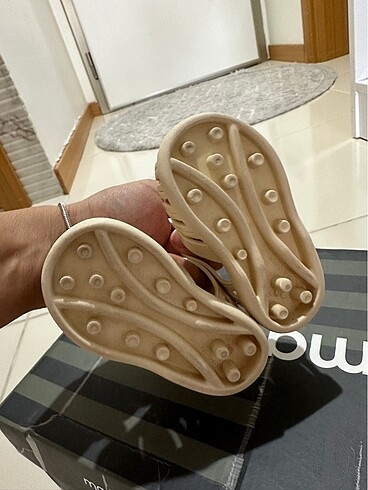 19 Beden ten rengi Renk İgor sandalet