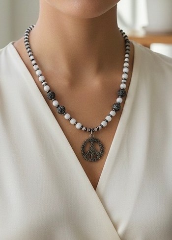 Bohem Beyaz Gri Boncuklu Doğaltaş Kolye - Görsel 2