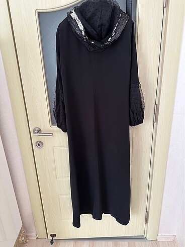 Alvina ferace abaya