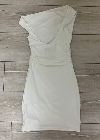 s Beden Bershka Beyaz Büzgülü Mini Elbise