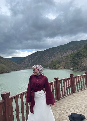 Bordo bağlamalı gömlek - Görsel 5