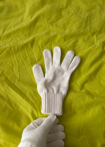 Beyaz Örgü Kadın Eldiveni - Görsel 2