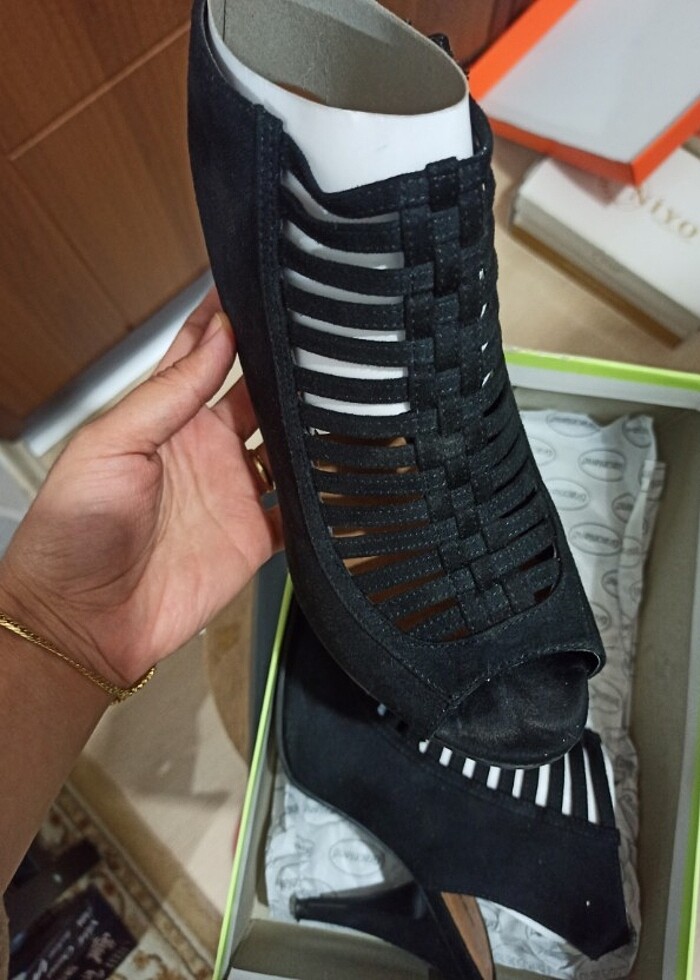 Çizgili topuklu ayakkabı - Görsel 2