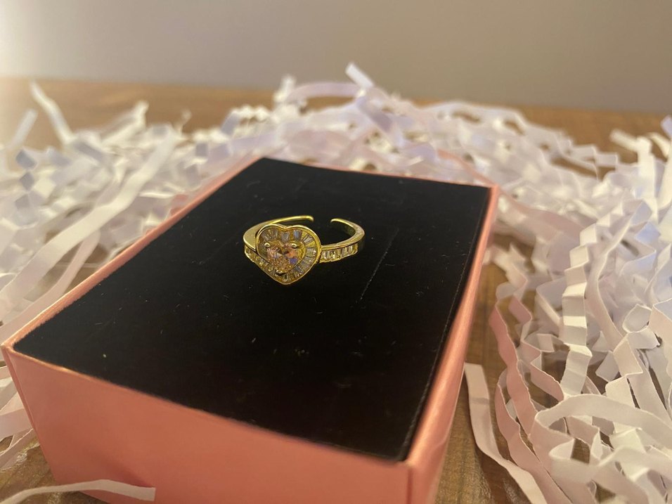 Altın Renkli Kalp Figürlü Kadın Yüzük - Görsel 2