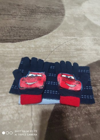 Kırmızı Nakışlı Erkek Çocuk Eldiven ve kaşkol - Görsel 2