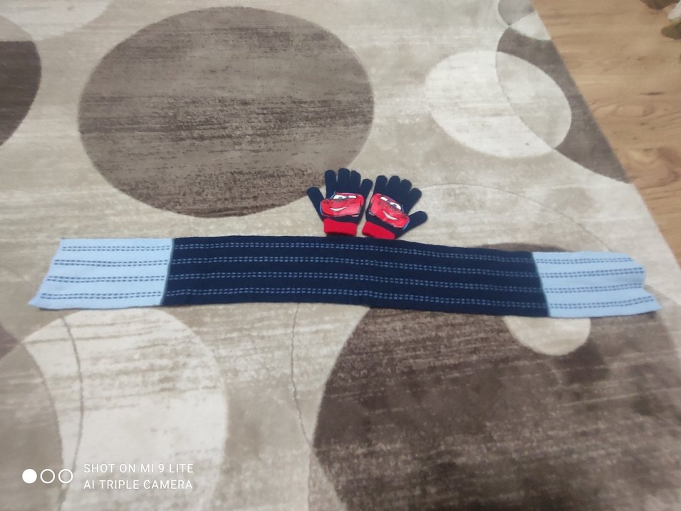 Kırmızı Nakışlı Erkek Çocuk Eldiven ve kaşkol - Görsel 3