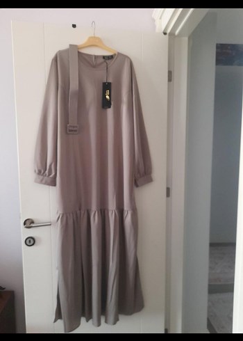 Uzun Bol Kesim Kemerli Elbise - Görsel 4