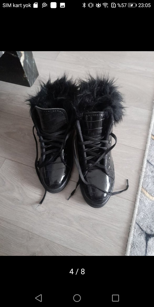 Siyah Yılan Desenli Kürklü Kadın Bot - Görsel 4