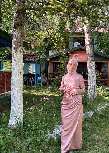 Abiye Pudra Pembe Yüksek Yakalı Drapeli Midi Tesettür Elbise