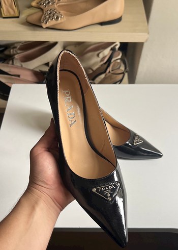 Prada Siyah Tokalı Stiletto Topuklu Kadın Ayakkabı