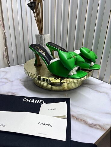 Chanel Chanel hakiki deri yeşil topuklu sandalet